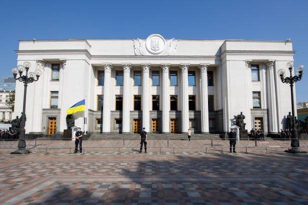 Воєнний стан і загальну мобілізацію в Україні продовжать