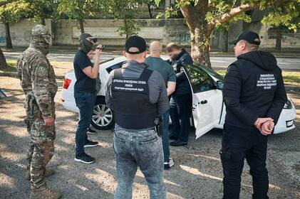 «На гарячому» затримали вінничан, які організували схему переправлення призовників за кордон