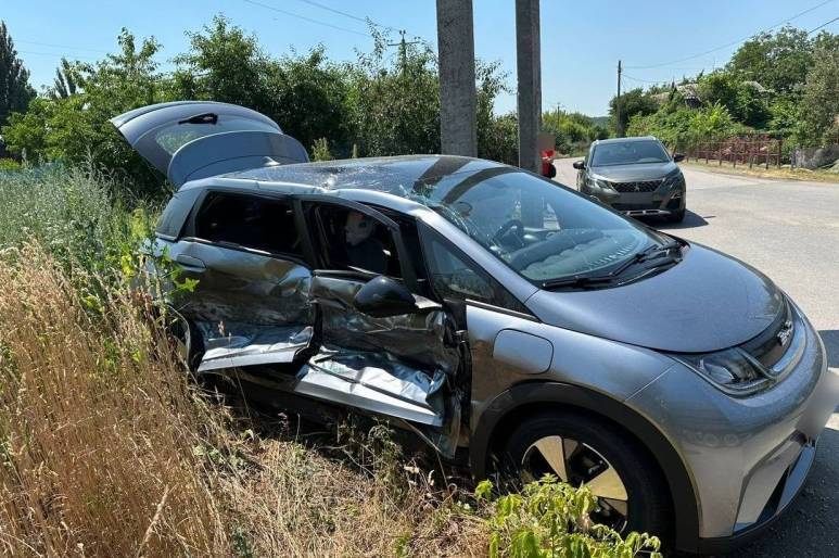 Аварія в Гнівані: після зіткнення з КамАЗом постраждала 10-річна дівчинка