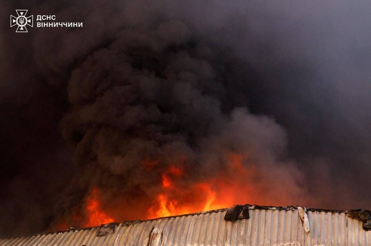 Російські дрони вдарили по заводу Barlinek у Вінниці