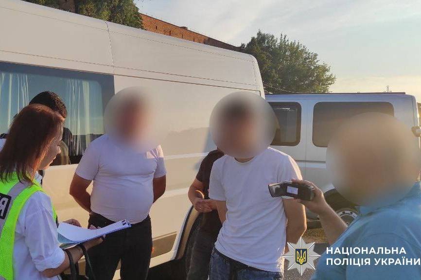 Хабар за "бронювання": на Вінниччині затримали посадовця залізниці, який обіцяв відстрочку від мобілізації
