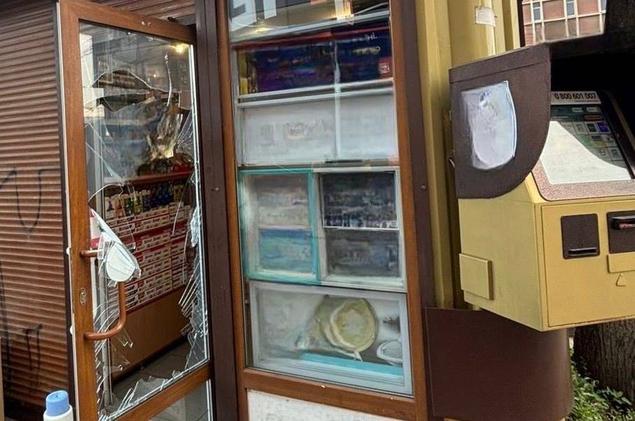 У Вінниці юнак розбив вікно та викрав гроші із торгівельного павільйону: що відомо