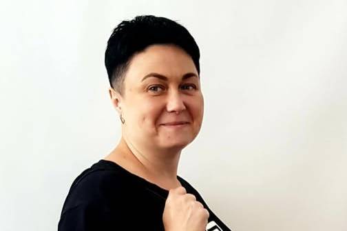 Колеги талановитої ткалі, яка постраждала під час ворожої атаки на Вінницю, просять допомоги