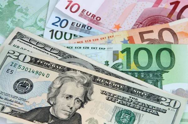 НБУ оновив курс валют: скільки коштує євро, долар та злотий у понеділок, 21 липня