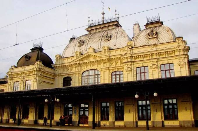 Аварія на станції Жмеринка: з рейок зійшов вагон електропоїзда