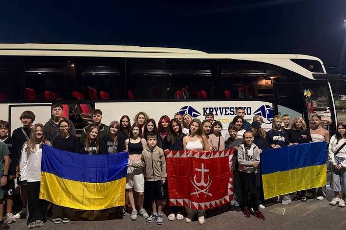 Вінницькі школярі з числа сімей загиблих та зниклих безвісти оборонців України поїхали на відпочинок