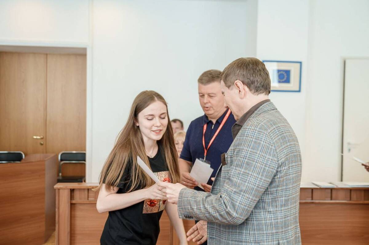 У Вінниці відзначили активну молодь, волонтерів і воїнів: хто отримав подяки