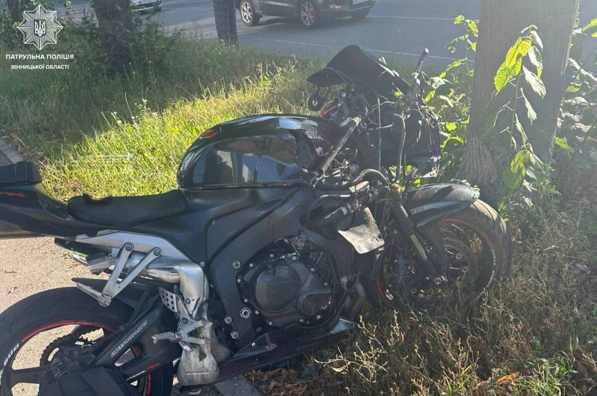 У Вінниці мотоцикл із міжнародного розшуку потрапив у ДТП: що відомо