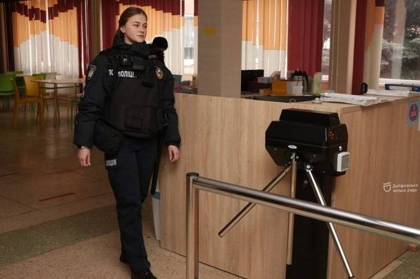 В Україні з’явилися "шкільні офіцери": чим вони займаються та як допомагають дітям