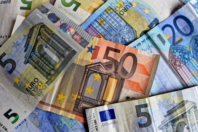 НБУ оновив курс валют: скільки коштує євро, долар та злотий у вівторок, 26 серпня