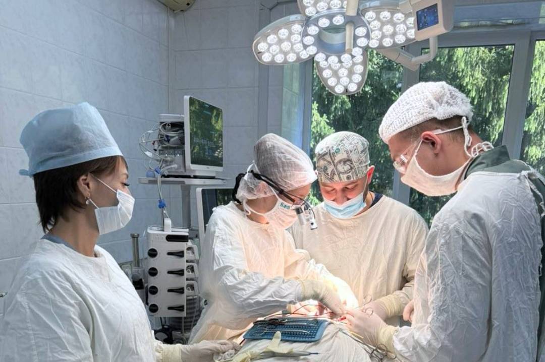 У Вінниці провели успішну операцію з видалення рідкісної пухлини на шиї