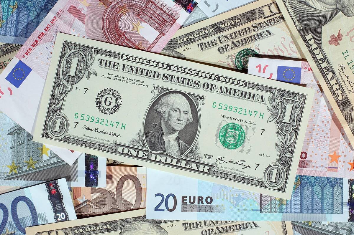 НБУ оновив курс валют: скільки коштує євро, долар та злотий у суботу, 30 серпня
