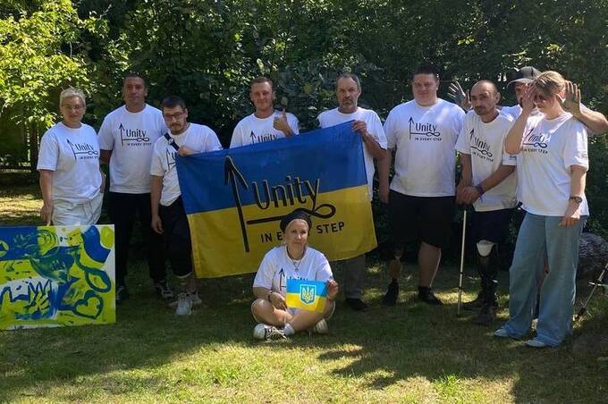 Ветерани з ампутаціями у Вінниці створили картину для аукціону в Британії