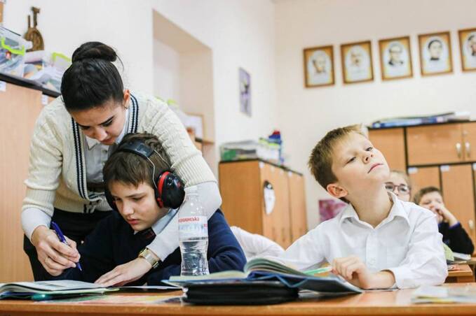 У Вінниці асистенти дитини допомагають школярам та дошкільнятам з особливими освітніми потребами