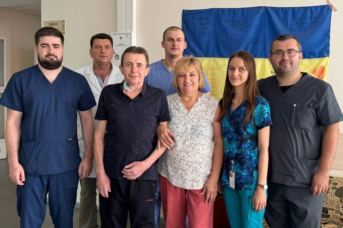 Хірурги "Пироговки" успішно провели надскладну операцію при рецидиві пухлини товстої кишки
