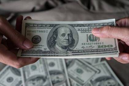 НБУ оновив курс валют: скільки коштує євро, долар та злотий у суботу, 13 вересня