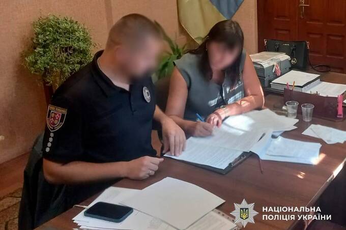 Схема ухилення від мобілізації: директорка «продавала» довідки про навчання