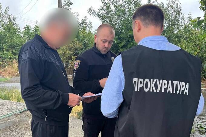 Посадовці лісництва підозрюються у масштабній незаконній вирубці дерев на Вінниччині