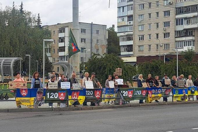 У Вінниці відбулася акція на підтримку полонених та зниклих безвісти захисників
