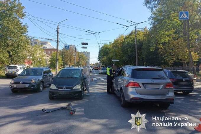 У Вінниці Mercedes збив 11-річного хлопчика на електросамокаті