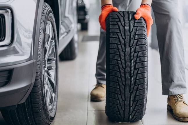Перехід з літньої гуми на зимову: коли та чому слід "перевзувати" авто