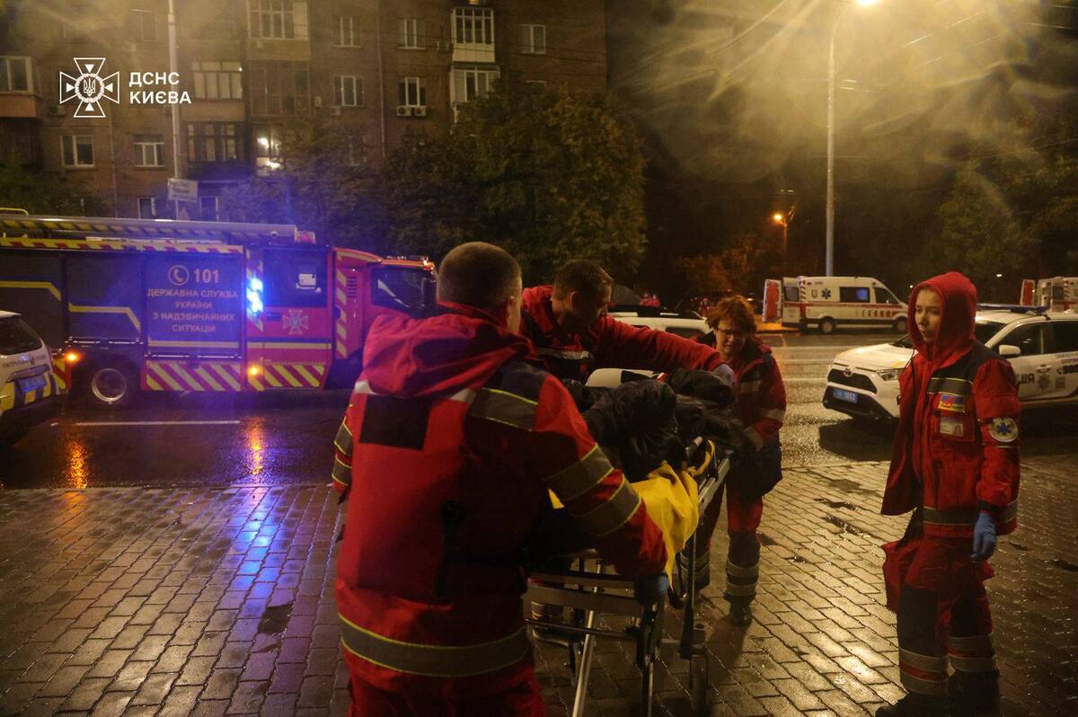 Лівий берег без світла, на правому перебої: всі наслідки атаки ракет і дронів на Київ