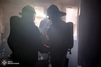 У Вінниці під час пожежі рятувальники врятували двох людей із задимленого під’їзду