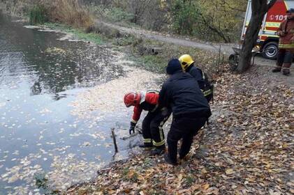 На Вінниччині з місцевої водойми дістали тіло чоловіка