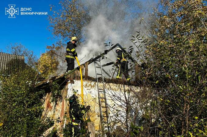 П’ять пожеж на Вінниччині за добу: вогонь знищив покрівлю та побутові речі