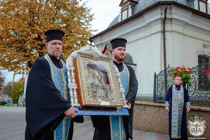 До Вінниці привезли чудотворну мироточиву ікону Пресвятої Богородиці: фото