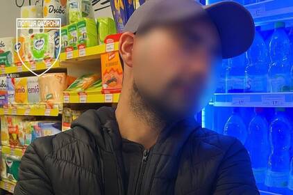 У Вінниці затримали чоловіка, який намагався винести товари з магазину «ГРОШ-ЕКСПРЕС»