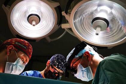 Юнак із Вінниччини десять років шукав донора кісткового мозку і отримав шанс на життя в Черкасах