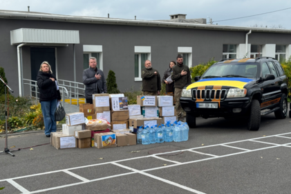 Зі шкільного подвір’я — на фронт: ліцей №13 передав авто для евакуації поранених