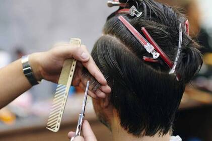 У Вінниці переселенців запрошують на безкоштовне навчання з колористики та барберингу