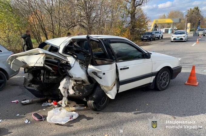 У Вінницькій області за один день сталося дві ДТП: травмовані четверо людей, серед них дитина У Вінницькій області за один день сталося дві ДТП: травмовані четверо людей, серед них дитина