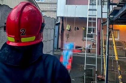 На вулиці Стеценка у Вінниці жінка загинула після падіння з дев’ятого поверху На вулиці Стеценка у Вінниці жінка загинула після падіння з дев’ятого поверху