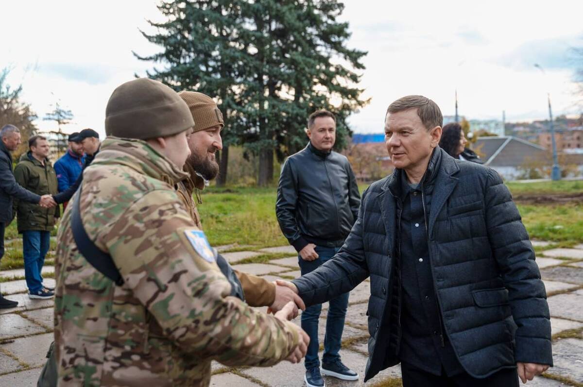 Військові-переможці Незламного ВІННИЦІЯнського кінофестивалю отримали пікап і FPV-дрони Військові-переможці Незламного ВІННИЦІЯнського кінофестивалю отримали пікап і FPV-дрони