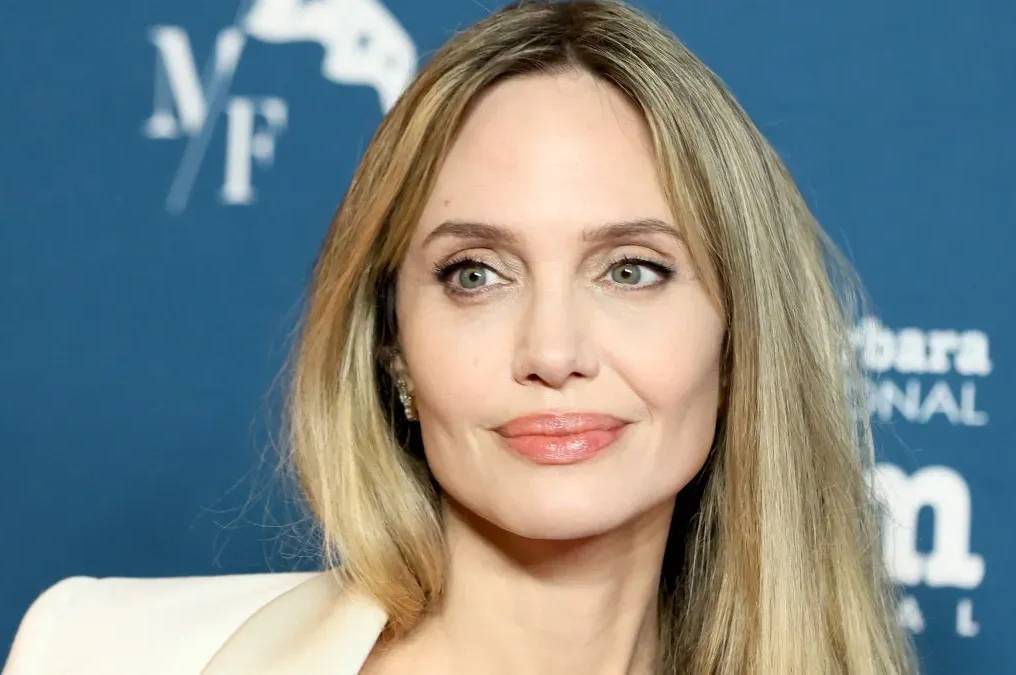 Голлівудська акторка Анджеліна Джолі відвідала Херсон з гуманітарною місією (фото)