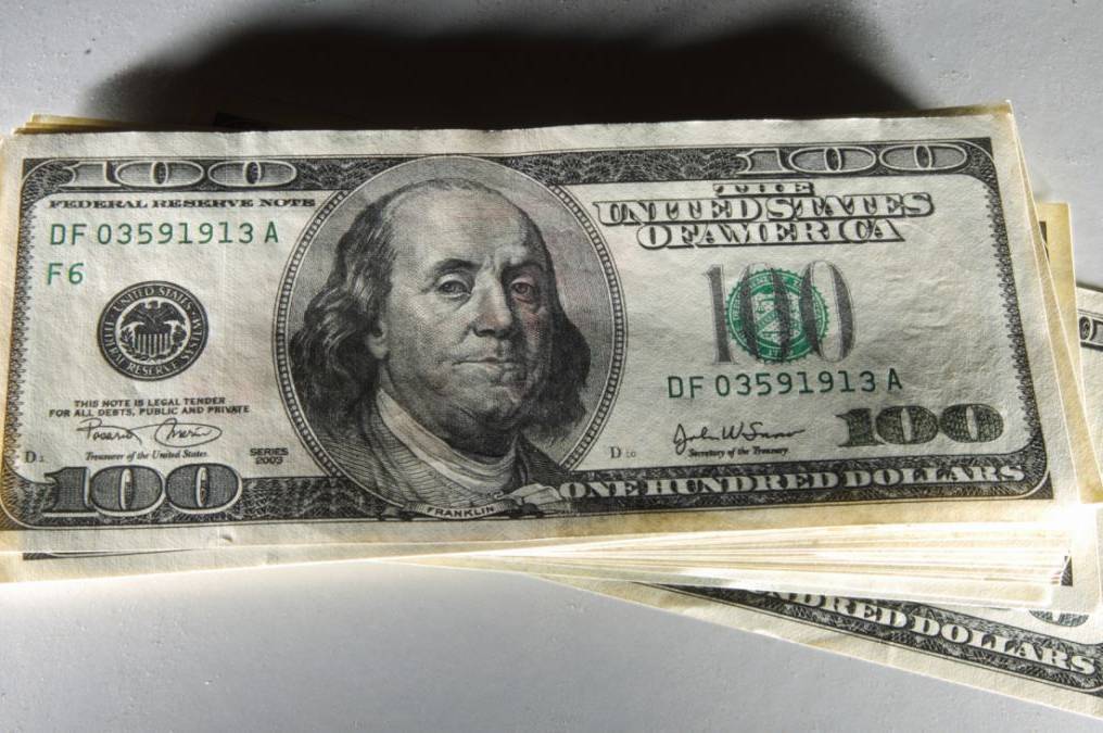 НБУ оновив курс валют: скільки коштує євро, долар та злотий у четвер, 6 листопада