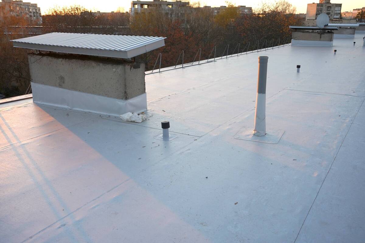 У Вінниці завершили ремонт ще восьми покрівель (фото)