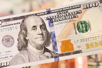 НБУ оновив курс валют: скільки коштує євро, долар та злотий у понеділок, 10 листопада