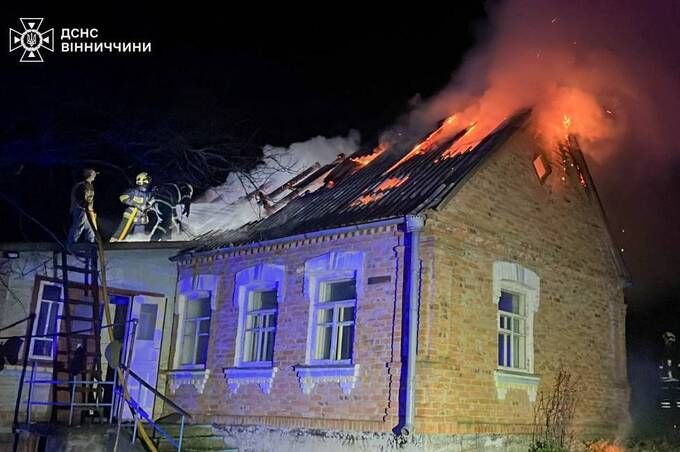 Дев’ять виїздів ДСНС за добу: в області горіли будинки, авто і навіть сонячні батареї