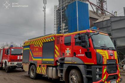 У Пултівцях на Вінниччині рятувальники ліквідували пожежу в зерносушарці