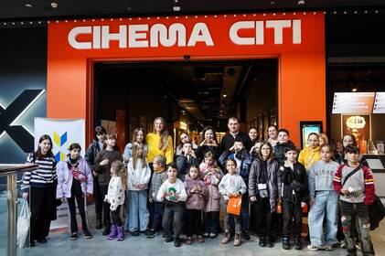 Вінницькі діти відвідали кінотеатр у межах акції «Діти мають право на дитинство»