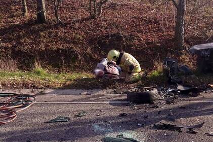 Бійці ДСНС деблокували водія з понівеченого авто після аварії на Вінничині 