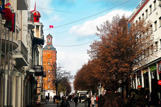 Невеликі дощі та посилений вітер: якою буде погода у Вінниці 16–17 листопада