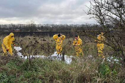 У Козятинській громаді прибирають небезпечну спадщину: розпочалась утилізація старих пестицидів