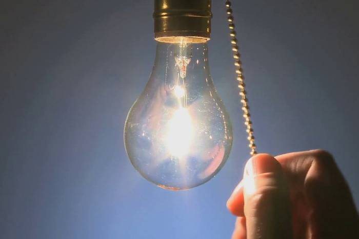 Світла в українців буде більше: зменшують графіки погодинних відключень