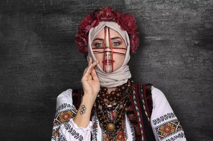 Проєкт «MOTANKA» вінничанина Ревуцького: відомі українки у символічних образах мотанок