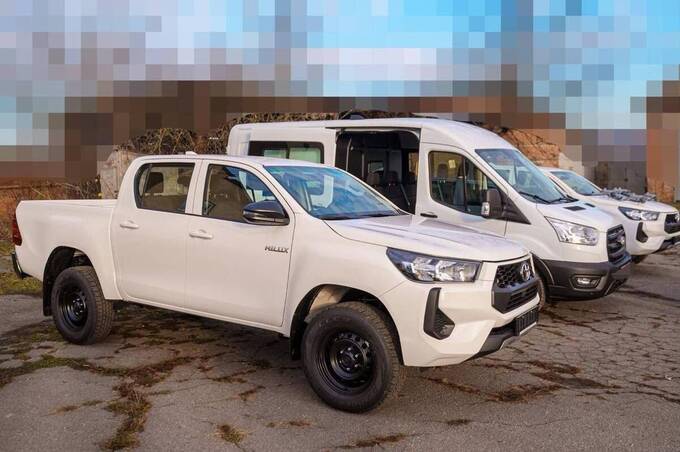 Автомобілі та дрони для військових: Міжрегіональний координаційний гуманітарний штаб передав чергову допомогу